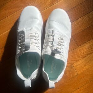 Clove nursing shoes. Worn 4 times. Men’s 9 , women’s 10.5